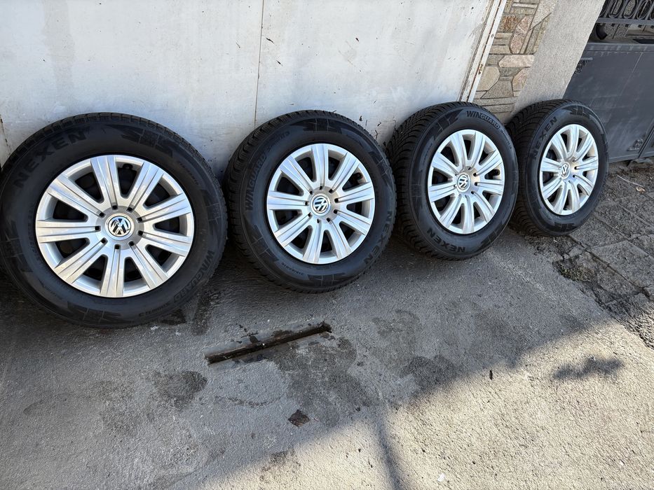 4бр почти нови зимни гуми с  джанти  215/65 R16 цола от Vw Tiguan 5x112 Volkswagen