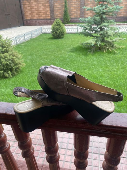 Босоножки женские