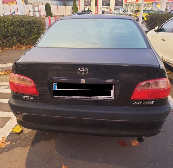 Toyota Avensis .