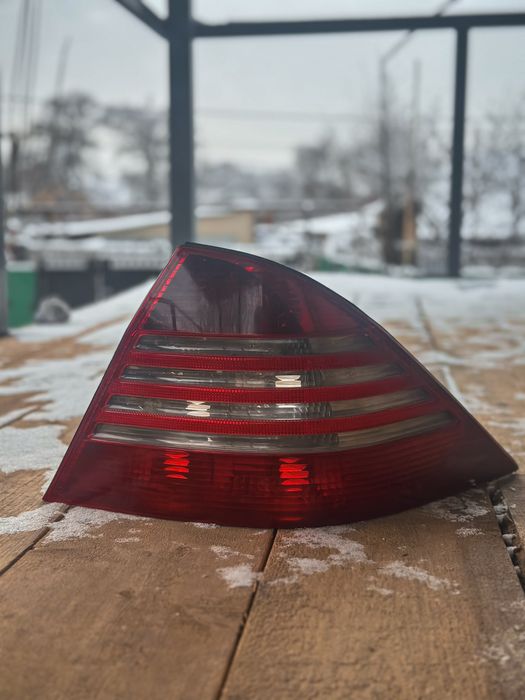 Продам задний фонарь w220 rest