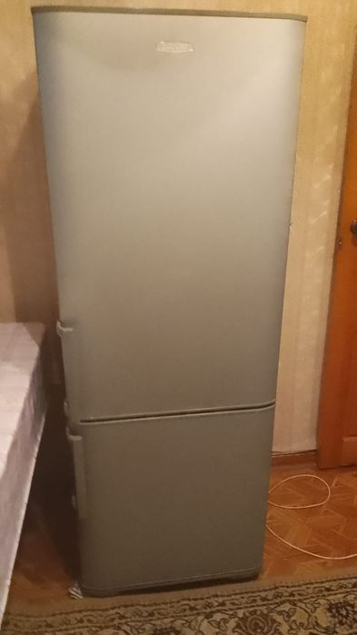 Холодильник Бирюса