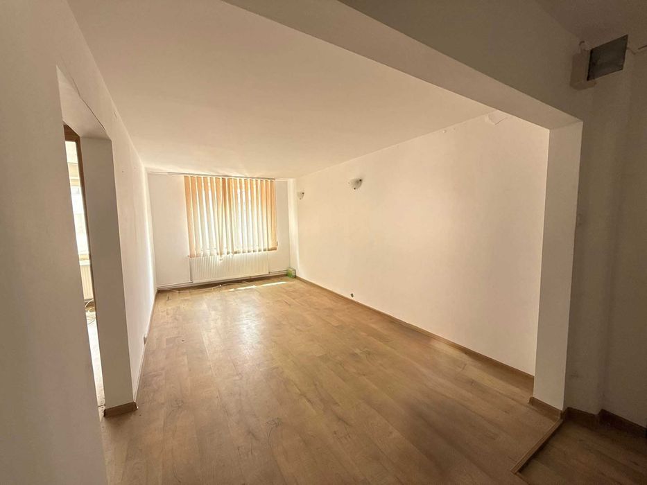 Apartament 4 camere de vânzare - Beclean