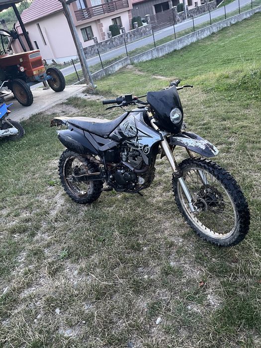 Vând sau schimb cross 125 cadru mare, motor vertical