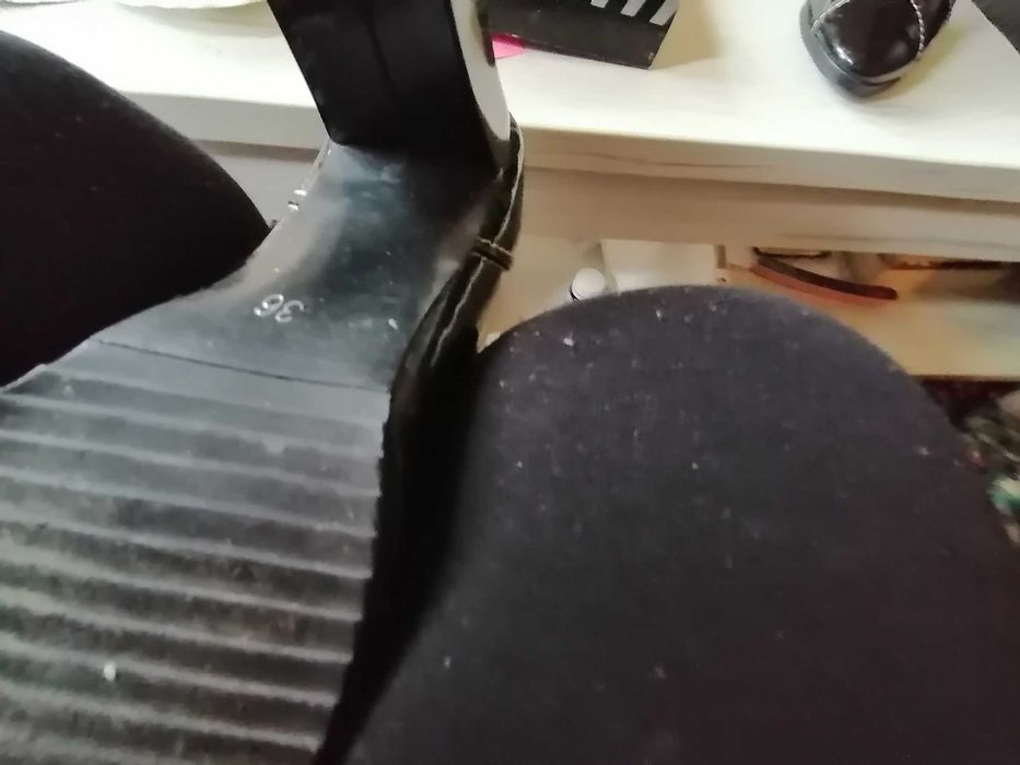 Vand botine casual, piele lacuita, 36,iarna/primăvară