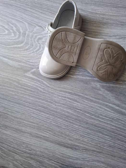 Pantofi fetite       .