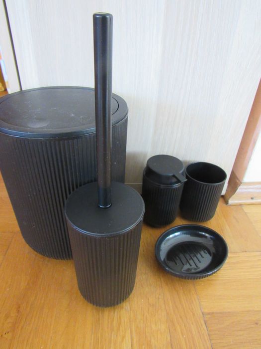 Комплект за баня от 5 части ,черен