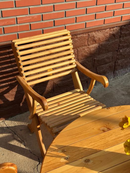 Продам!!!  Стол,стулья