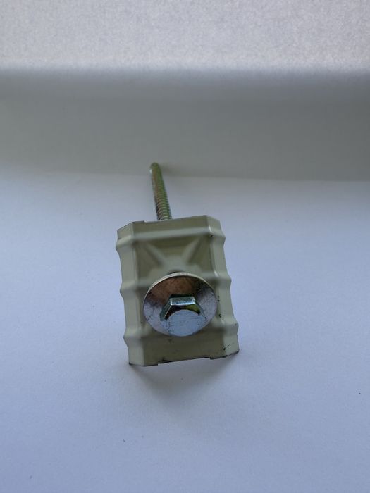 Крепежни елементи за сандвич панел