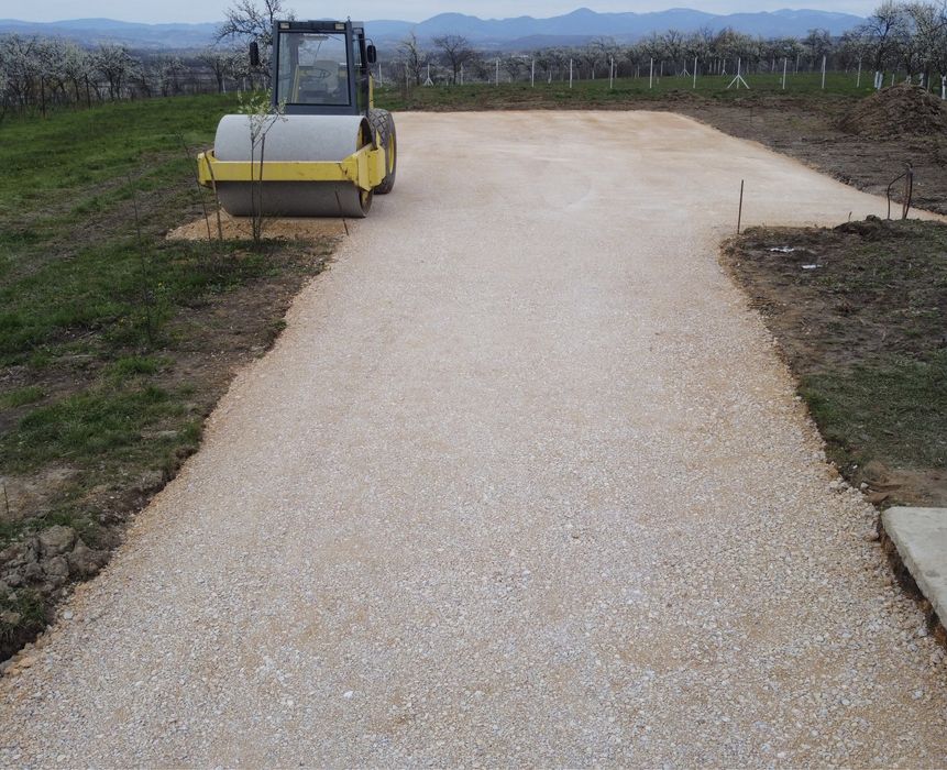 Lucrari de terasamente,demolari si excavatii,inchirieri utilaje !