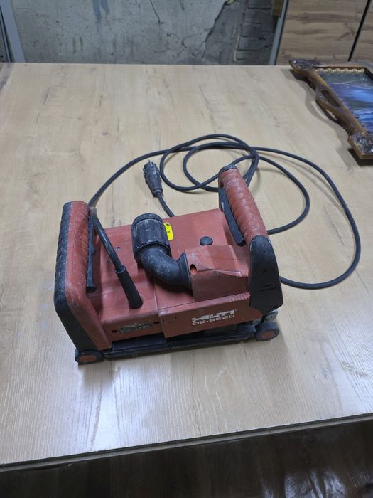 Штроборез Hilti DC SE20