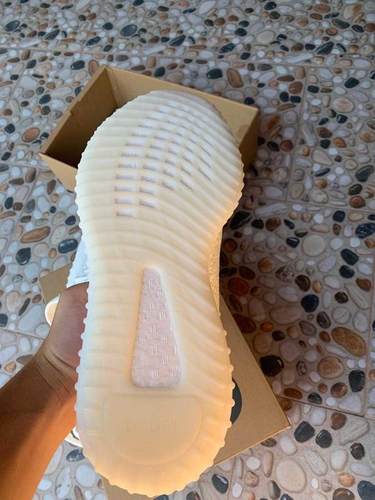 adidasi yeezy boost 350