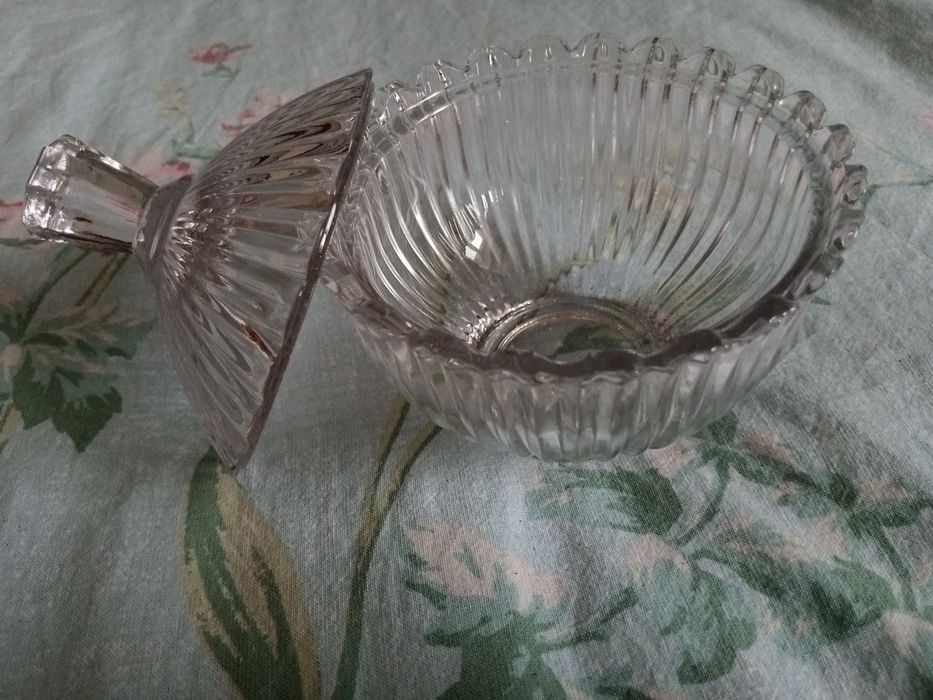 Сахарница новая стеклянная