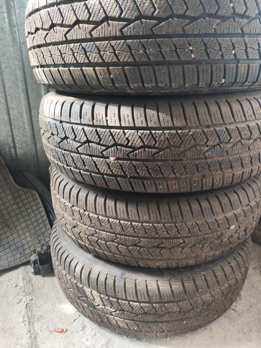 Продам резину с дисками стояли на Мазде мпв