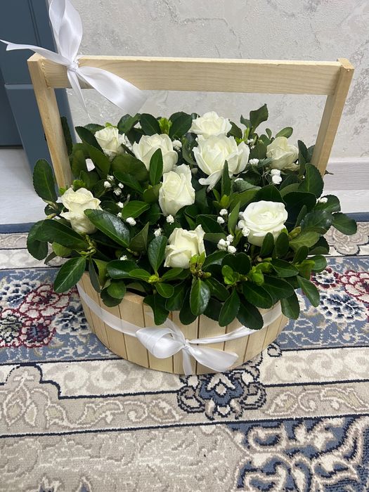 Срочно в скидке продается Цветы в корзине!!!