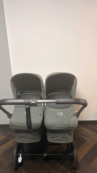 Bugaboo donkey 5 twin + аксесоари