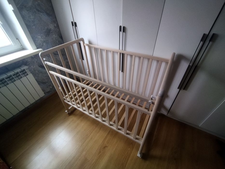 Продам детскую кроватку