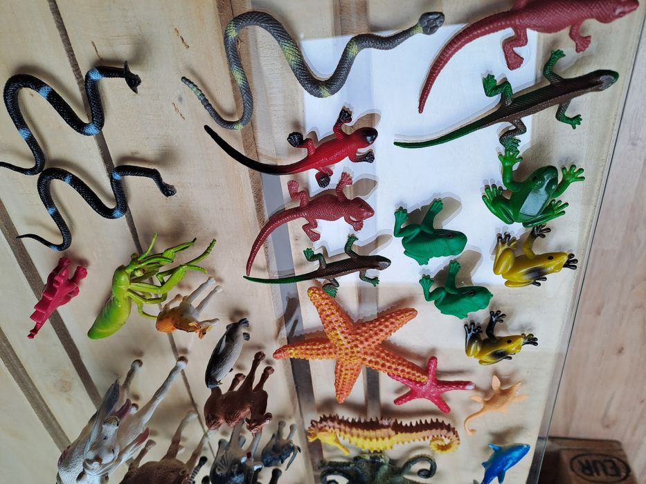 Детски пласмасови играчки-животни,пони.киндер.Пласмасови гребени.