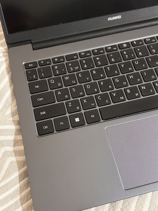 Продам ноутбук Huawei в идеальном состоянии