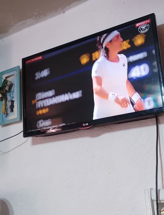 Телевизор продам LG