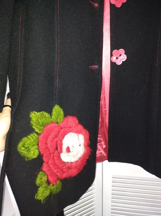 Palton lână negru cu rosu