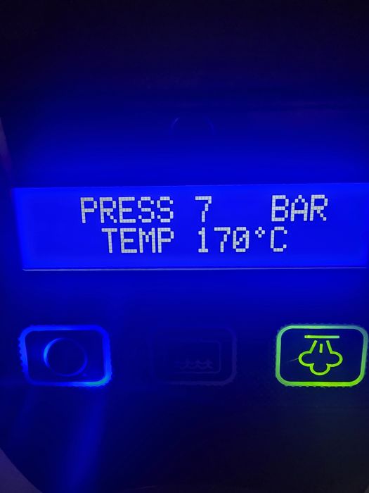 СПЕШНО ПРОДАВАМ Професионална парочистачка