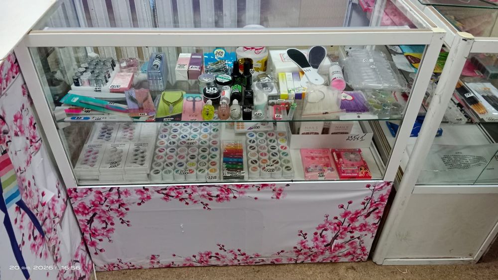 Продам стеклянные витрины