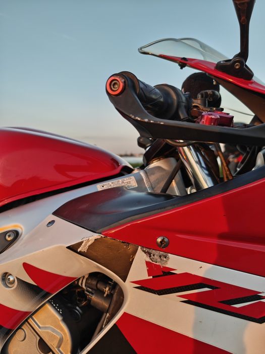 Yamaha R6 (2000)