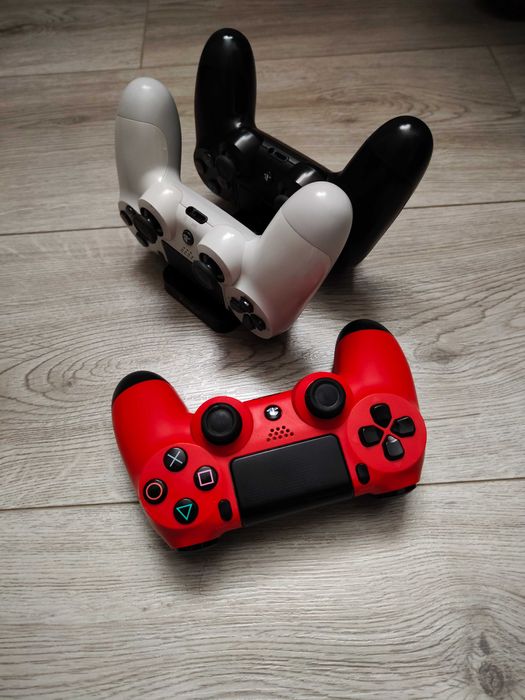 Playstation 4 Pro с 2 оригинални контролера