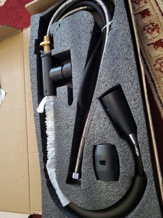 Vand baterii noi de bucătărie noi in cutie