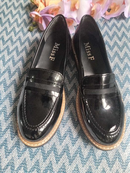 Новые фирменные туфли лоферы р-р: 39,5-40