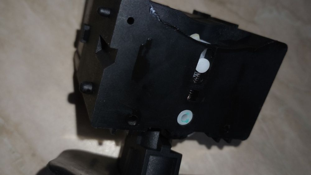 Bloc lumini Logan model cu proiectoare și o scrumieră