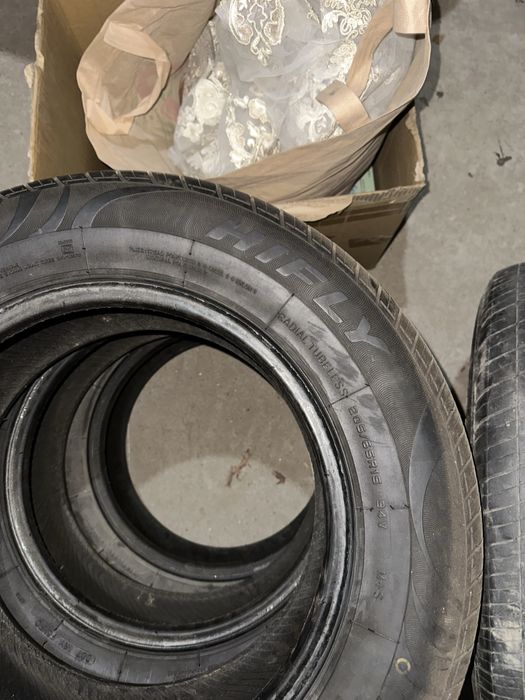 Продам комплект летних шин.