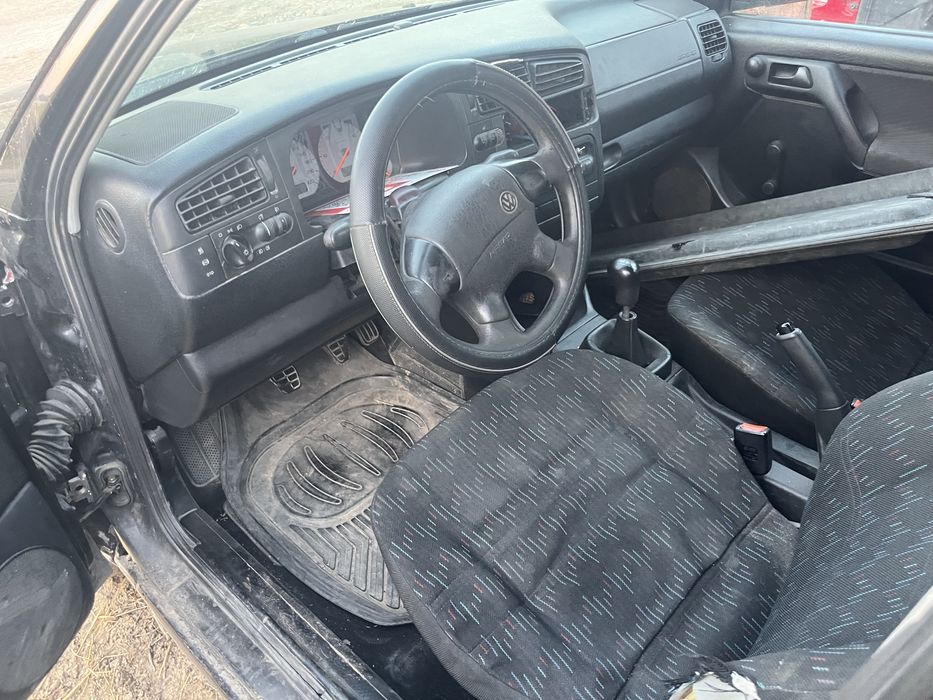 Продавам голф 3 на части