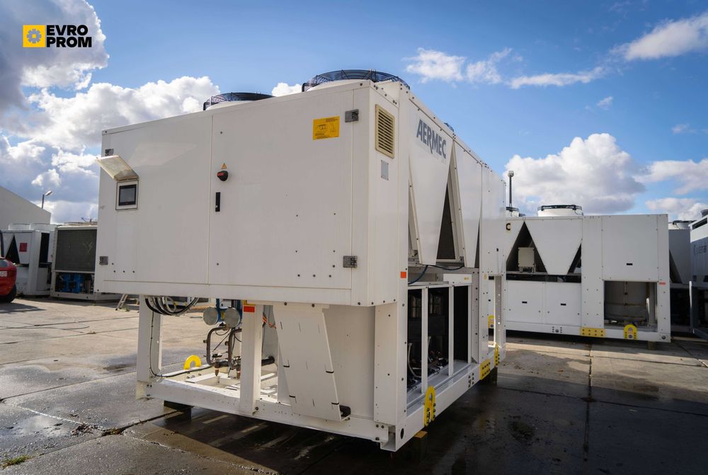 Chiller răcit cu aer AERMEC NRB0800 L | chiller 200 kw pret | Outlet | air cooled chiller for sale