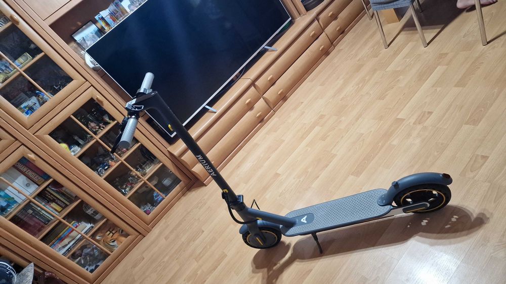 Vând Trotinetă Electrică AERIUM T350 Pro - Ca nouă + Garanție Dec 2027