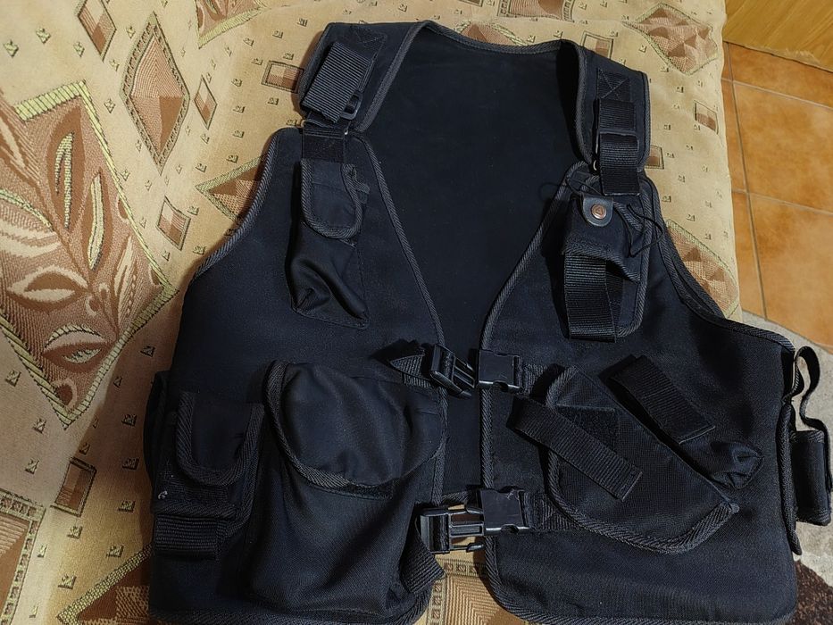 Vesta tactica agent de paza