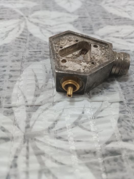 Продается деталь и лампа AU