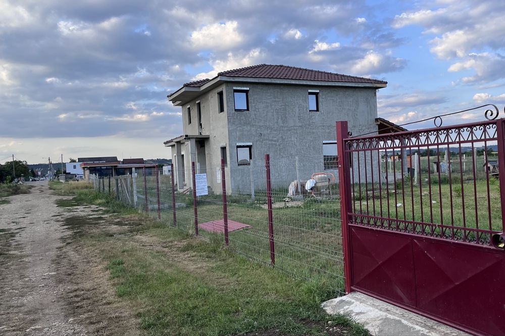 Casă nouă 145 mp utili cu Garaj + 600 mp teren | Cartier Primăverii |
