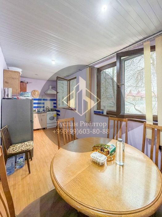 Продам квартиру Буюк ипак йули 3/2/4 70м2 дом кирпич