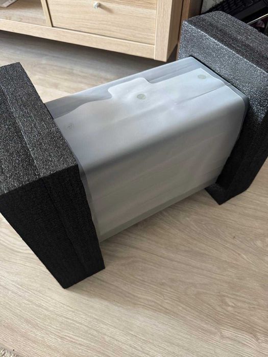 Razer Core X Chroma, enclosure / suport pentru placă video externă, Thunderbolt 3 USB-C.