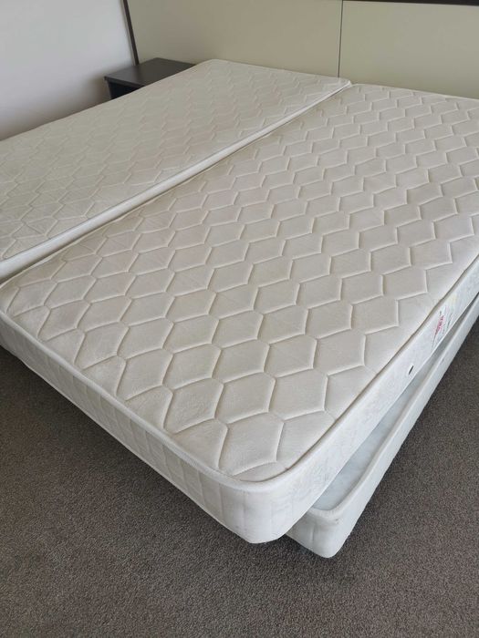 Единични легла  със двулицев матрак и основа