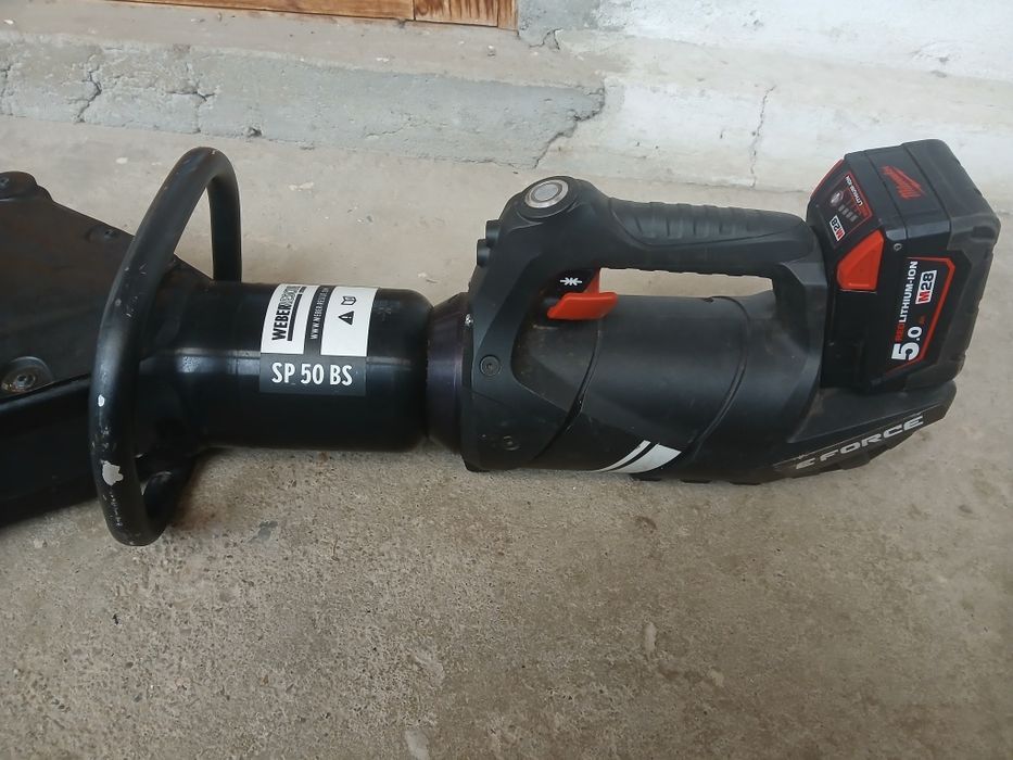 Presa descarcerare  E Force 12 to