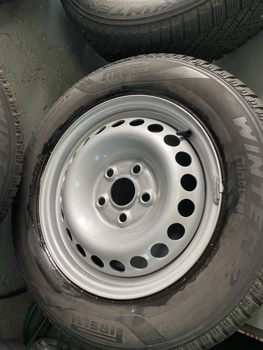 Roti iarna R16 VW T5 T6 Jante noi + anvelope 215/65R16 Pirelli Cinturato Winter 2
