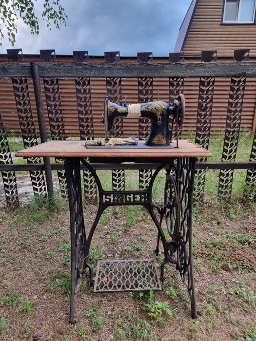 Продам швейную машинку SINGER