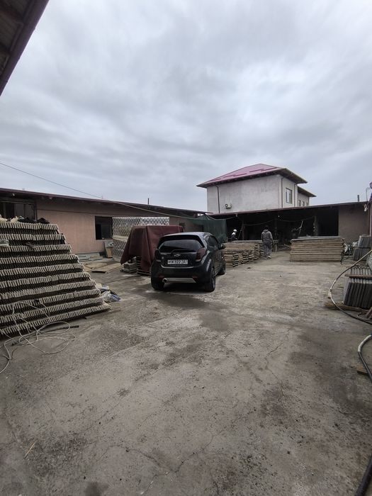 Hovli sotiladi katej fason hamma sharoiti bor tok suv sivet