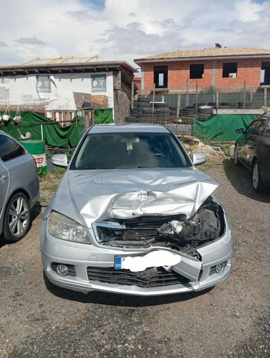 Ptr DEZMEMBRARE Mercedes-Benz, Clasa C 200, 136 CP.