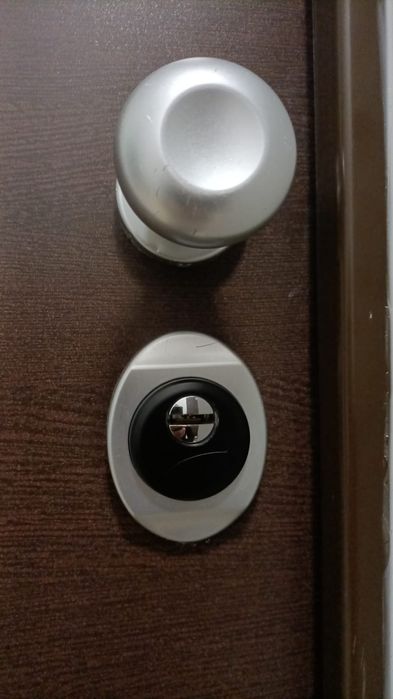 Reparatii termopane/Deblocari usi Galati/Reparatii usi/Lacatus usi/Usi