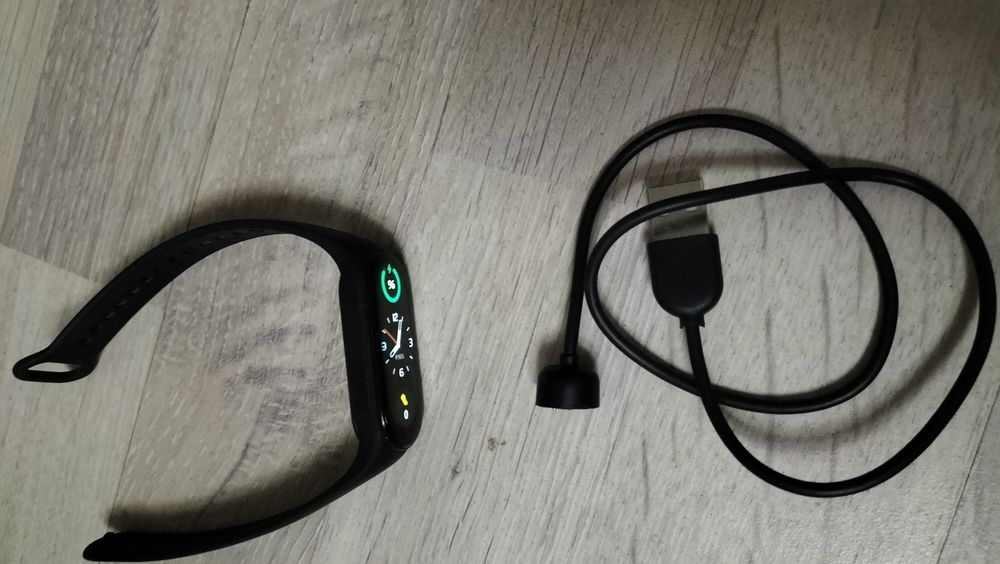 Продам Mi Band 7