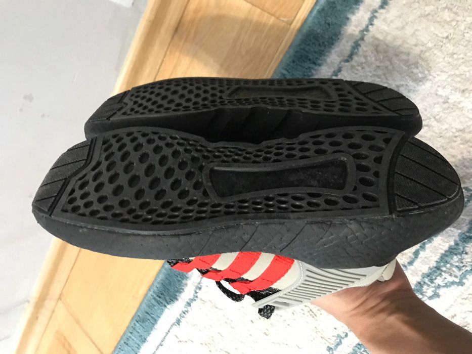 Новые кроссовки продам