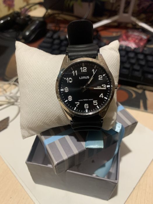 Продам новые часы Lorus
